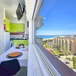 Land & Sea View Апартаменты