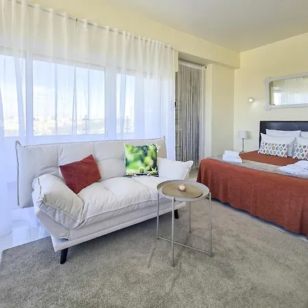 Апартаменты Land & Sea View Алвор