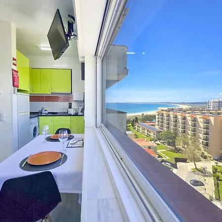 Land & Sea View شقة